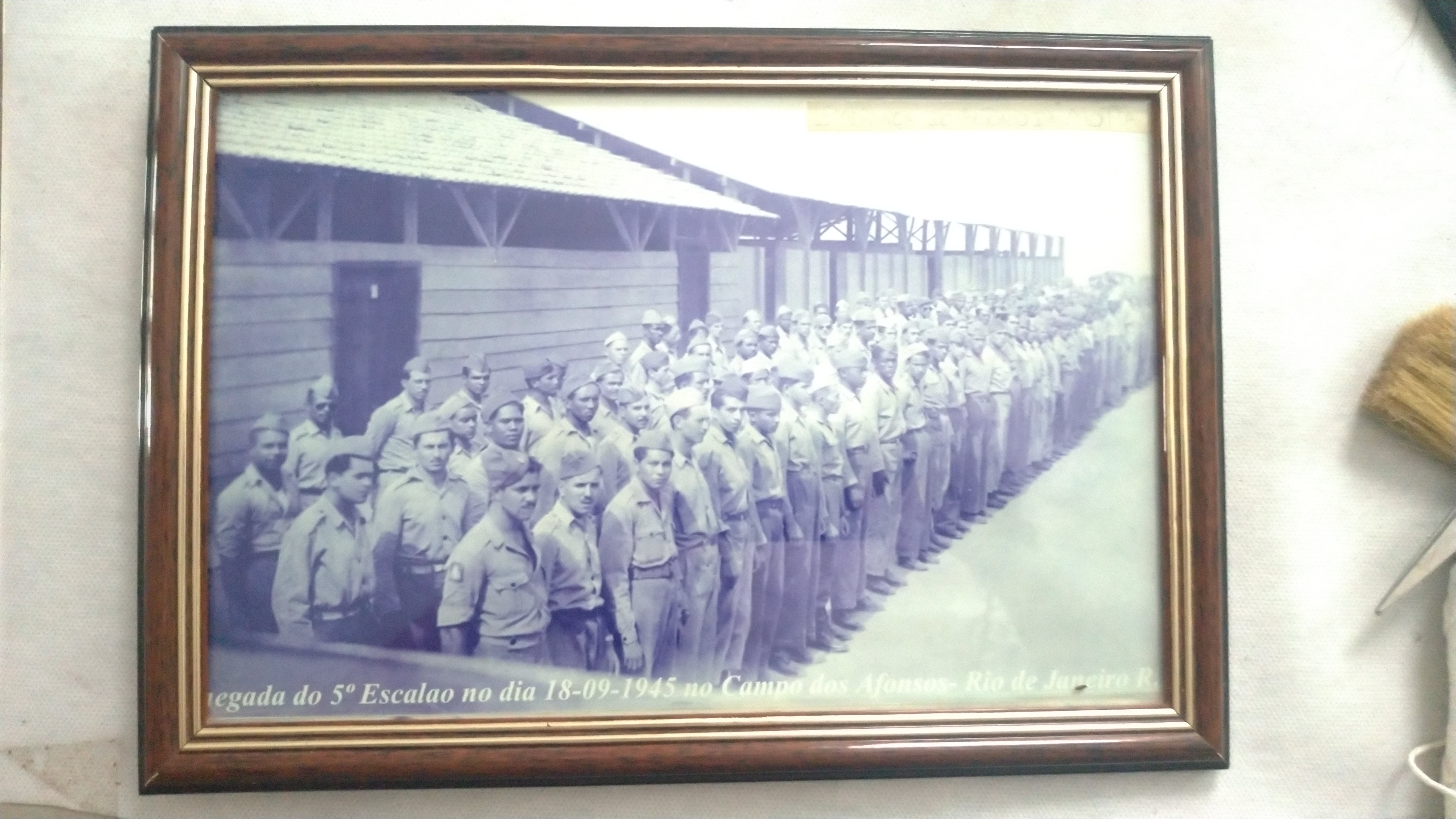 Foto do retorno do 5º Escalão ao Brasil